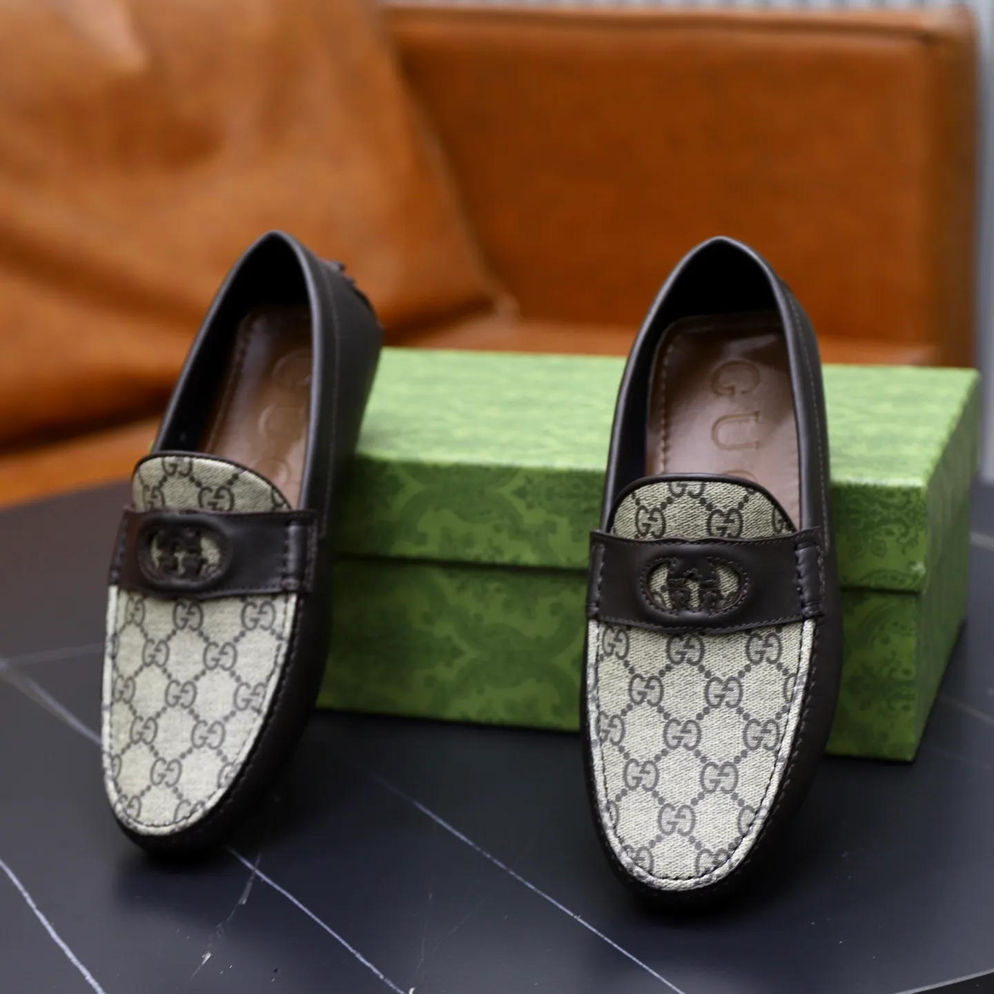 Ex-factory price: 460💰[GUCCI] Gucci ⚠️High-end men’s driving and pedal series ⚠️38-44 (customized for 45) ⚠️All original cowhide leather! Thick and soft! Made entirely of calfskin lining! Rubber sheet anti-slip beanie sole! Three-dimensional package technology! Fashionable and classic! Handicrafts! Original high quality! Feel free to compare!